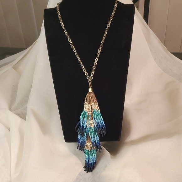 Chico's Jewelry - ⚜️GOLD TONE SINGLE STRAND NECKLACE w/3 BEADED TASSELS⚜️
